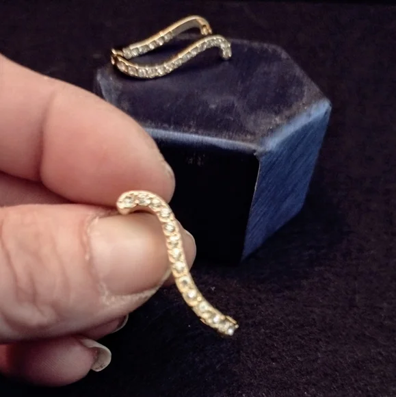 Elegant Gold and Silver Wave Earrings - Picture 2 of 7